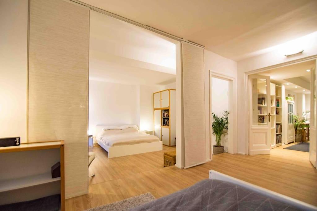 Ground Floor In Villa In Charlottenburg Garden View Berlino Esterno foto